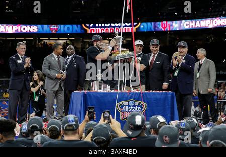 2 gennaio 2017 New Orleans, LOUISIANA USA: L'allenatore dell'Oklahoma Bob Stoops durante la presentazione dei trofei la partita di football NCAA Allstate Sugar Bowl tra gli Auburn Tigers e gli Oklahoma Sooners 35-19 vince al Mercedes-Benz Superdome di New Orleans, LOUISIANA. Thurman James / CSM(immagine di credito: &Copy; Thurman James/CSM tramite cavo ZUMA) Foto Stock