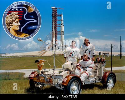 Eugene Andrew 'Gene' Cernan (14 marzo 1934 – 16 gennaio 2017) è stato un aviatore, ingegnere elettrico, ingegnere aeronautico, pilota di caccia e astronauta della NASA. Viaggiò nello spazio tre volte: Come pilota di Gemini 9A nel giugno 1966, come pilota del modulo lunare di Apollo 10 nel maggio 1969, e come comandante di Apollo 17 nel dicembre 1972, l'ultimo atterraggio lunare di Apollo. Cernan era l'undicesima persona a camminare sulla Luna. NELLA FOTO: 30 settembre 1971 - Merritt Island, Florida, Stati Uniti - NASA Apollo 17 astronauti di primo equipaggio (L-R) Harrison Schmitt, Gene Cernan e Ronald Eva Foto Stock