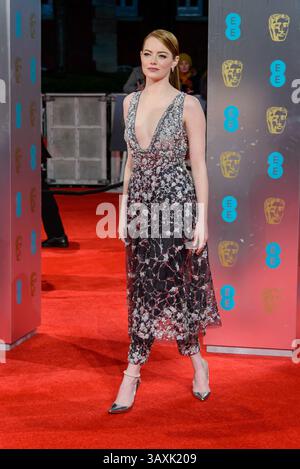 12 febbraio 2017 - Londra, New York, Regno Unito di Gran Bretagna e Irlanda del Nord - Emma Stone arriva al 70° EE British Academy Film Awards (BAFTA) alla Royal Albert Hall il 12 febbraio 2017 a Londra, Inghilterra (immagine di credito: © Famous/Ace Pictures via ZUMA Press) Foto Stock