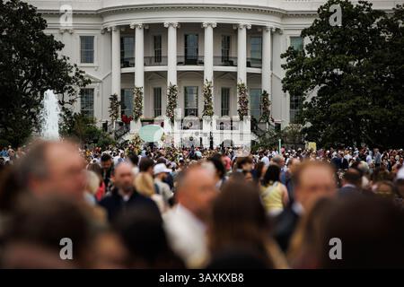 Gli ospiti che partecipano al 2025 Easter Egg Roll sul South Lawn of the White House il 21 aprile 2025 a Washington, DC credito: Samuel Corum/Pool via CNP/MediaPunch Foto Stock
