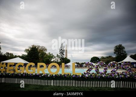 Gli ospiti che partecipano al 2025 Easter Egg Roll sul South Lawn of the White House il 21 aprile 2025 a Washington, DC credito: Samuel Corum/Pool via CNP/MediaPunch Foto Stock