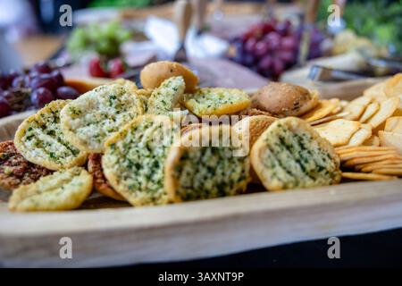 Festa di famiglia. Cibo a buffet a una festa Foto Stock