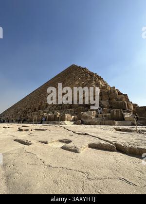 Piramidi Khufu in una giornata di sole, Egitto Foto Stock