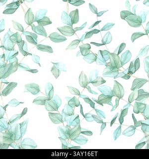Ciuffi di eucalipto verde pallido dipinti con delicati tratti di acquerello. Questo motivo vegetale senza cuciture è particolarmente adatto per carta da imballaggio decorativa, design digitali e tessuti per la casa Foto Stock