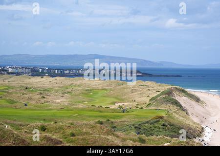 Una vista generale del Royal Portrush Golf Club, Irlanda del Nord. Data foto: Martedì 22 aprile 2025. Foto Stock