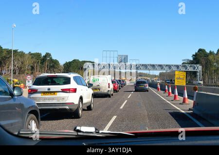 Traffico stazionario sulla A3 a Wisley in prossimità dei lavori stradali all'uscita 10 dell'autostrada M25 Inghilterra Regno Unito Foto Stock