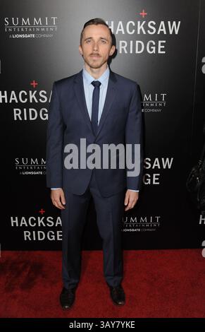 24 ottobre 2016 - Hollywood, California, Stati Uniti - Benedict Hardie partecipa alla premiere di Los Angeles di ''Hacksaw Ridge'' tenutasi presso l'Academy of Motion Picture Arts and Science di Beverly Hills, California, il 24 ottobre 2016. 2016 (immagine di credito: © Dave Longendyke/Globe Photos via ZUMA Wire) Foto Stock