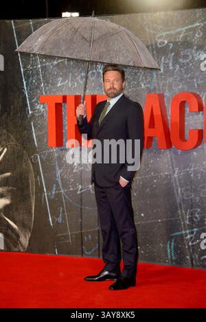 17 ottobre 2016 - Londra, Regno Unito di Gran Bretagna e Irlanda del Nord - Ben Affleck arriva alla prima inglese di "The Accountant" al Cineworld Leicester Square il 17 ottobre 2016 a Londra, Inghilterra (immagine di credito: © Famous/Ace Pictures via ZUMA Press) Foto Stock