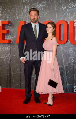 17 ottobre 2016 - Londra, Regno Unito di Gran Bretagna e Irlanda del Nord - (L-R) Ben Affleck e Anna Kendrick arrivano alla prima inglese di "The Accountant" al Cineworld Leicester Square il 17 ottobre 2016 a Londra, Inghilterra (Credit Image: © Famous/Ace Pictures via ZUMA Press) Foto Stock