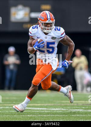 1° ottobre 2016 - Jordan Scarlett #25 che corre la palla durante la partita di calcio NCAA tra i Florida Gators e i Vanderbilt Commodores al Vanderbilt Stadium di Nashville, TN foto di Thomas McEwen/Cal Sport Media (immagine di credito: &Copy; Thomas McEwen/Cal Sport Media via ZUMA Wire) Foto Stock