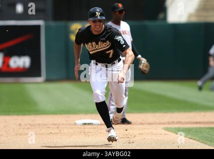 22 maggio 2010: Adam Rosales, terza base degli Oakland Athletics, in azione durante la partita Interleague tra gli Oakland A's e i San Francisco Giants. Oakland sconfisse San Francisco 1-0. Oakland, California. (Immagine di credito: © David Godinez/Cal Sport Media/ZUMApress.com) Foto Stock