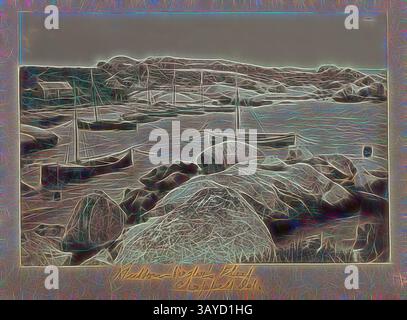 Una tranquilla scena costiera con barche ancorate vicino a coste rocciose, incorniciate da dolci onde e colline lontane, il tutto reso in uno stile artistico e sognante che ne esalta la bellezza tranquilla. Fotografia - 'Mutton-Birder's Fleet, Chappell Island, 1893, una delle sessantanove fotografie in bianco e nero e seppia in un album rilegato [sei dei quali sono liberi] scattato da A J Campbell durante una spedizione scientifica del Field Naturalists' Club of Victoria nelle isole Furnebrune, Novem183, arte classica con un tocco moderno reinventata da Artotop Foto Stock