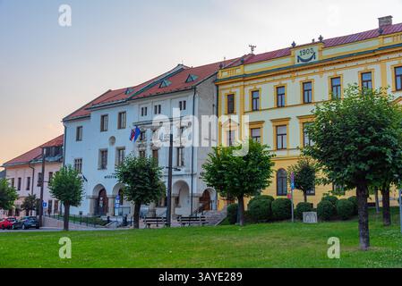 Case colorate sulla piazza principale di Levoca, Slovacchia. IMMAGINE Foto Stock