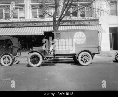 06 giugno 1920 - Washington, District of Columbia, Stati Uniti - Dyer Bros., Painters Supplies Truck.. (Immagine di credito: © BuyEnlarge/ZUMAPRESS.com) Foto Stock