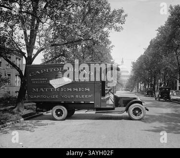 06 giugno 1920 - Washington, District of Columbia, Stati Uniti - marchio Capitol, camion consegna materassi.. (Immagine di credito: © BuyEnlarge/ZUMAPRESS.com) Foto Stock