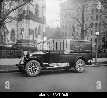 06 giugno 1920 - Washington, District of Columbia, Stati Uniti - Serch's, Achille E. Burklin proprietario, corriere.. (Immagine di credito: © BuyEnlarge/ZUMAPRESS.com) Foto Stock