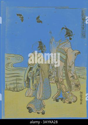 Due figure elegantemente vestite si stagliano in un paesaggio sereno, adornate con abiti tradizionali con motivi floreali. Essi guardano verso l'alto, apparentemente ipnotizzati dalle farfalle svolazzanti intorno a loro. Lo sfondo presenta onde dolci e montagne lontane, creando un'atmosfera tranquilla che completa le loro graziose pose. Young Woman in the Glow of Sunset (Musume no sekisho), dalla serie Eight Views of Fashionable Human Relations (Furyu jinrin mitate hakkei), c. 1770/72, Isoda Koryusai, Japanese, 1735-1790, Giappone, stampa a blocchi di legno a colori, chuban, 10 1/8 x 7 1/2 poll. Arte classica con una Foto Stock