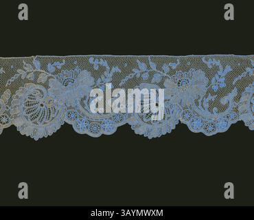 Dettagli in pizzo con motivi floreali e a scorrimento, che mettono in risalto la delicata artigianalità e un design morbido ed elegante. Confine, 1860/80, Belgio, Belgio, cotone, pizzo ad ago di un tipo conosciuto come 'Point de Gaze arte classica con un tocco moderno reinventato da Artotop Foto Stock
