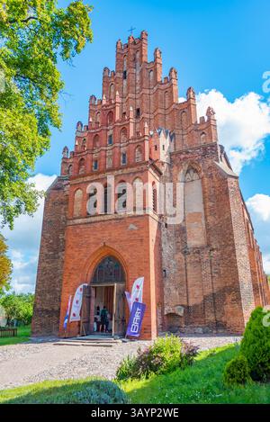 Chelmno, Polonia, 11 agosto 2024: Chiesa cattolica di San Pietro e Paolo a Chelmno, Polonia. IMMAGINE Foto Stock