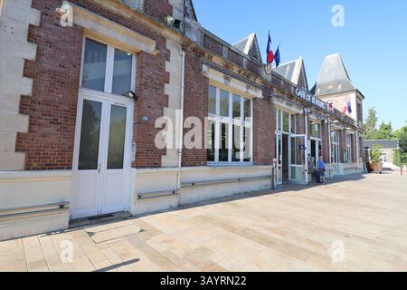 Stazione ferroviaria, vista esterna, città di Beauvais, dipartimento dell'Oise, Francia Foto Stock