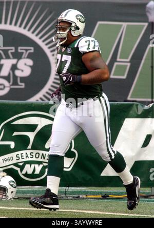 18 ottobre 2009 - East Rutherford, New Jersey, U. S - 18 ottobre 2009: Il defensive tackle dei New York Jets Kris Jenkins (77) in azione prima della partita di football tra Buffalo Bills e New York Jets al Giants Stadium di East Rutherford, New Jersey. The defeated the (immagine di credito: © Bennett Cohen/Southcreek Global/ZUMApress.com) Foto Stock