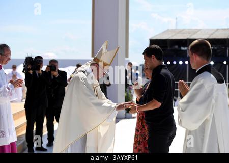 BRZEGI, POLONIA - 31 luglio 2016 - Papa Francesco è ritratto durante la messa finale della giornata Mondiale della Gioventù 2016 a Brzegi, Polonia. Papa Francesco più di 1,6 milioni Foto Stock