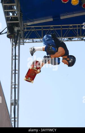 01 GIU. 2003 - ANAHEIM, CA, STATI UNITI - K31510FS. APERTURA DI X-GAMES XPERIENCE AL DISNEY'S CALIFORNIA ADVENTURE PARK. DISNEYLAND.ANAHEIM , CA.07/01/03. 2003.CHRIS LIVINGSTON. (Immagine di credito: © Globe Photos/ZUMApress.com) Foto Stock