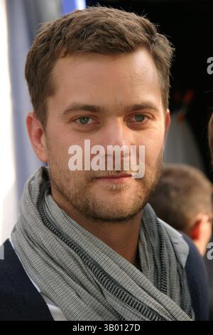 15 maggio 2008 - New York, New York, Stati Uniti - I13771BT.THE FOX UPFRONTS ALLA PISTA DI PATTINAGGIO WOLLMAN, NEW YORK New York 05-15-2008. - JOSHUA JACKSON (immagine di credito: © Barry Talesnick/Globe Photos/ZUMAPRESS.com) Foto Stock