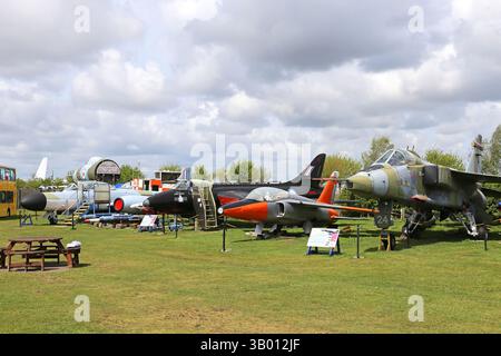 Gloster Meteor, Hawker Hunter, Folland Gnat e SEPECAT Jaguar, Bournemouth Aviation Museum, Hurn, Christchurch, Dorset, Inghilterra, Regno Unito, Europa Foto Stock