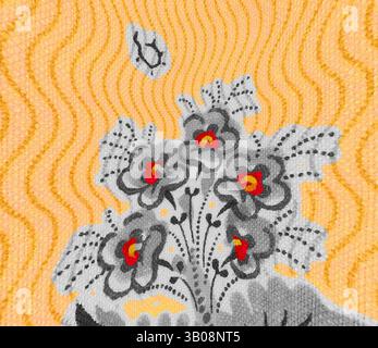 Un motivo vivace presenta audaci fiori stilizzati con petali grigi e centro rosso brillante, su sfondo giallo testurizzato con linee ondulate. Il design crea un contrasto accattivante e un senso di movimento. Un motivo circolare caratterizzato da un vivace arancione e da intricati motivi floreali in sfumature di grigio, accentuati da fiori rossi, sullo sfondo ondulato. Arte classica con un tocco moderno reinventata da Artotop, tessuti francesi trasformati, prima metà del XIX secolo, arte classica con un tocco moderno reinventata da Artotop Foto Stock