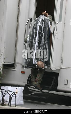 22 ottobre 2005 - New York, New York, Stati Uniti - K45627JBB.SUPER ex-GIRLFRIEND FILM SHOOT, NEW YORK New YORK.10-21-2005. - 2005.COSTUME(immagine di credito: © John Barrett/Globe Photos/ZUMAPRESS.com) Foto Stock