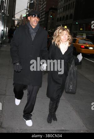 19 gennaio 2008 - New York, New York, Stati Uniti - FUORI DATA 1-19-08 - ELLEN POMPEO E MARITO CHRIS AVERY. K56327JBB(immagine di credito: © John Barrett/Globe Photos/ZUMAPRESS.com) Foto Stock
