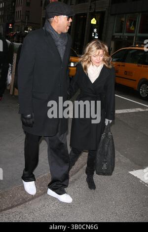 19 gennaio 2008 - New York, New York, Stati Uniti - FUORI DATA 1-19-08 - ELLEN POMPEO E MARITO CHRIS AVERY. K56327JBB(immagine di credito: © John Barrett/Globe Photos/ZUMAPRESS.com) Foto Stock