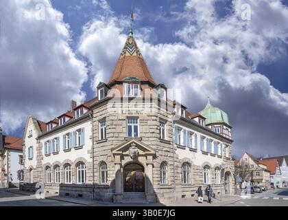 Ex ufficio postale, costruito nel 1906, oggi biblioteca pubblica e edificio residenziale, Friedrich-Ebert-.Str. 20, Weissenburg, Franconia centrale, Baviera, GE Foto Stock
