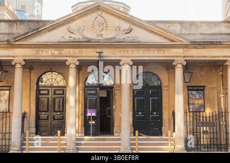 Inghilterra, Somerset, Bath, ingresso alle terme Kings e Queens Foto Stock