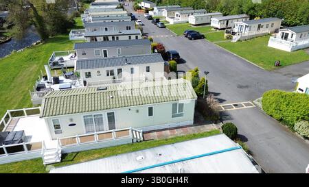 Vista aerea 4K nelle aree Wirral di, Birkenhead, Wallasey, New Brighton, West Kirby, Arrowe e Oxton. Foto Stock