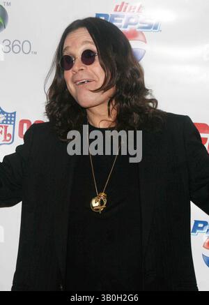 13 AGOSTO 2007 - NEW YORK, NEW YORK, STATI UNITI - FESTA PER IL NUOVO VIDEOGIOCO XBOX O8 DI MADDEN NFL AL RISTORANTE DELLA ZONA ESPN IN DATA TIMES SQUARE 08-13-07. - OZZY OSBOURNE. K54124JBB(immagine di credito: © John Barrett/Globe Photos/ZUMAPRESS.com) Foto Stock