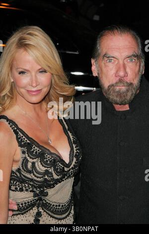 23 OTTOBRE 2008 - NEW YORK, NEW YORK, STATI UNITI - I13736JZ. IL GRUPPO DI MODA INTERNAZIONALE PRESENTA LA 25A NOTTE ANNUALE DI STARS CIPRIANI WALL ST, NEW YORK NEW YORK 10-23-2008.JOHN PAUL DEJORIA E MOGLIE ELOISE. - 2008 (immagine di credito: © John Zissel/Globe Photos/ZUMAPRESS.com) Foto Stock