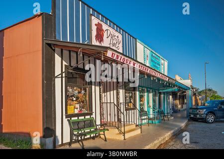Negozi, Main Street a Bandera, Texas, Stati Uniti Foto Stock