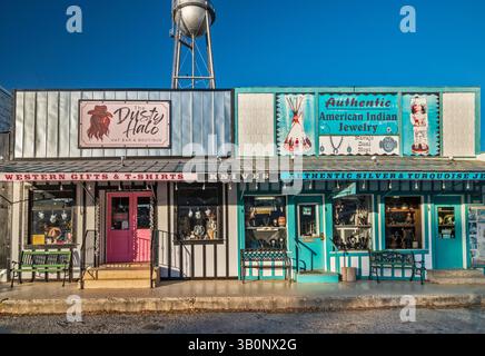 Negozi, Main Street a Bandera, Texas, Stati Uniti Foto Stock
