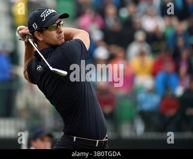 19 luglio 2014; Wirral, Merseyside, GBR; Adam Scott parte al 4° turno durante il suo terzo round al 143° Open Championship al Royal Liverpool Golf Club. Foto Stock