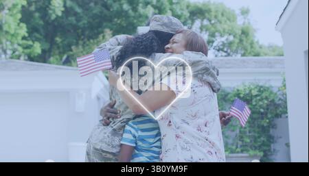 Immagine di cuori sulla madre felice soldato afroamericano che abbraccia bambini e marito Foto Stock