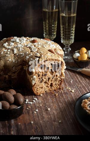 Colomba di torta di Pasqua italiana, aperto Foto Stock