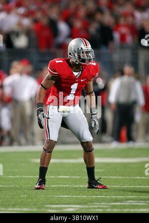 13 novembre 2010: N. 1 Devon Torrence dei Ohio State Buckeyes in Coverage vs. The Penn State Nittany Lions. L'Ohio State ha battuto la Penn State 38-14 all'Ohio Stadium di Columbus, Ohio. (Immagine di credito: © Greg Ashman/Cal Sport Media/ZUMApress.com) Foto Stock