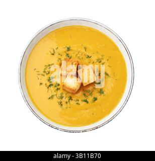 Deliziosa zuppa di lenticchie con aneto e crostini isolati sul bianco, vista dall'alto Foto Stock