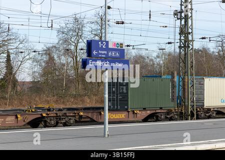 Emmerich, Germania. 19 febbraio 2025. Stazione ferroviaria Emmerich Foto Stock