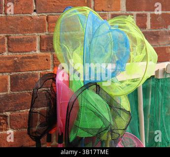 La colorata rete di reti da pesca per bambini. Foto Stock
