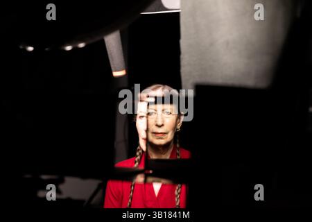 MEREDITH MONK in MONK IN PIECES (2025), diretto da BILLY SHEBAR e DAVID C. ROBERTS. Crediti: 110th Street Films / album Foto Stock