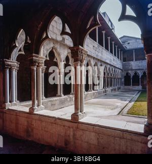 Claustro del Convento de Santo Domingo (Sant Domènec) de Girona, siglo XIV Foto Stock