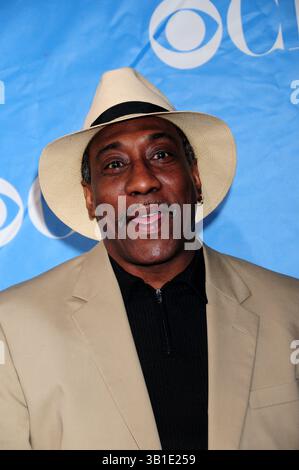 21 agosto 2010 - New Jersey, Stati Uniti - HAROLD DOW (28 settembre 1947 - 21 agosto 2010), 62, CBS cinque volte vincitore Emmy, giornalista, reporter investigativo e corrispondente per 48 ore dal 1988, è morto improvvisamente per complicazioni legate all'asma in un ospedale del New Jersey il sabato. Dow è entrato a far parte della CBS News nel 1972, prima come socio della trasmissione, poi come corrispondente con il Los Angeles Bureau mentre era con la KCOP-TV. Dow riferì sul ritorno dei prigionieri di guerra dal Vietnam e sul rapimento di Patricia Hearst, con la quale ebbe un'intervista esclusiva nel dicembre 1976. NELLA FOTO - 20 MAGGIO 2009 - NY, NY, U Foto Stock